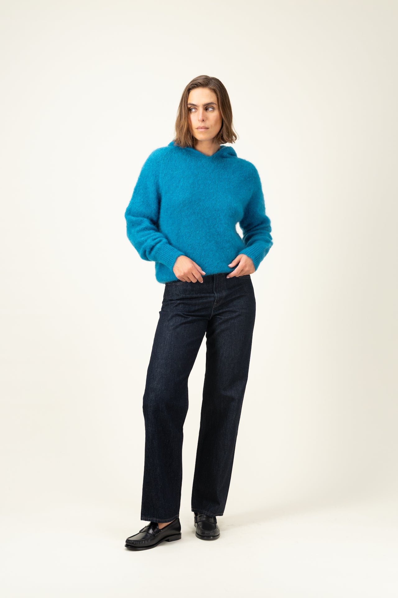 Produit Anouch capuche bleu canard confectionné par la marque Parisienne Tricots Jean Marc 1972.