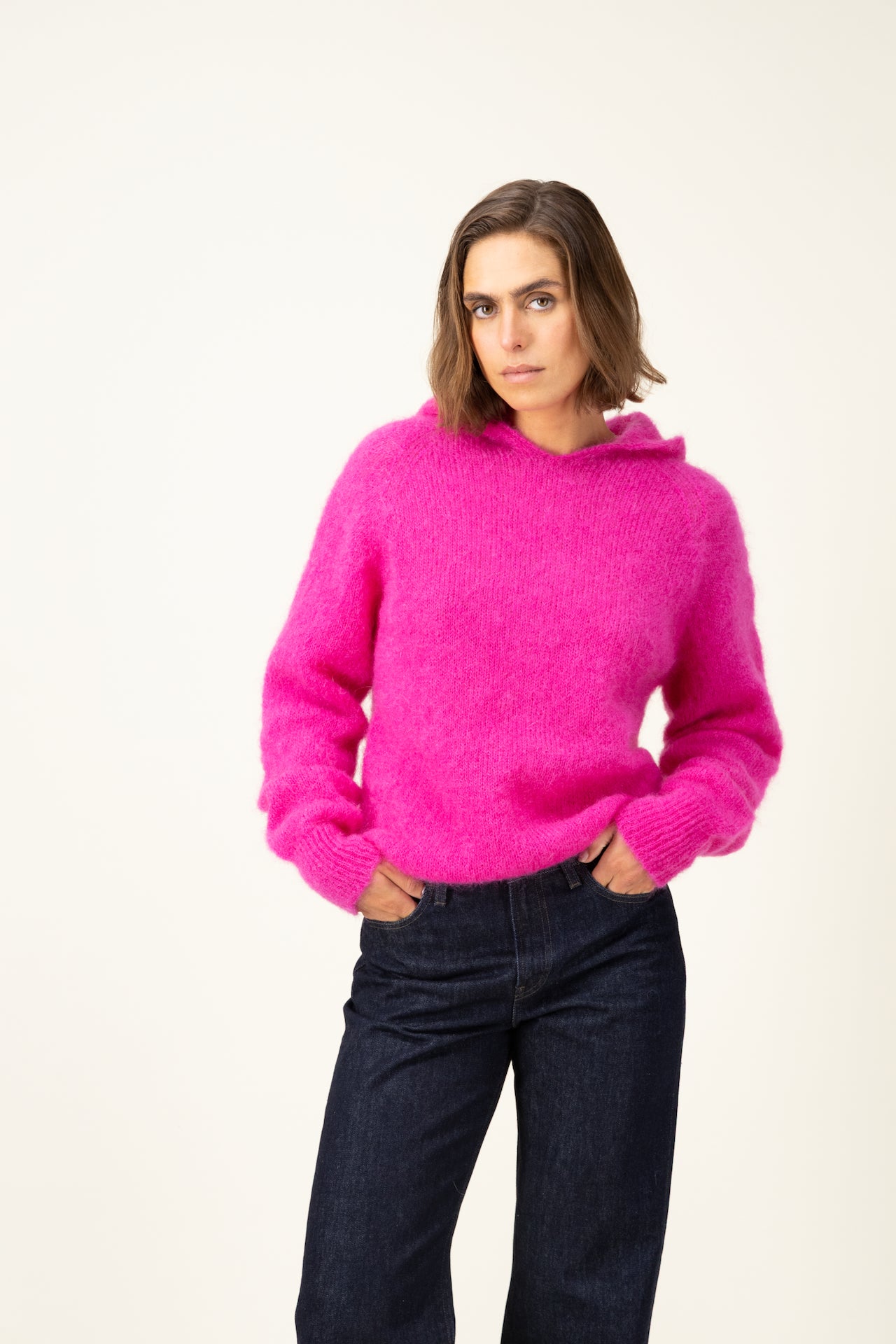 Produit Anouch capuche fuchsia confectionné par la marque Parisienne Tricots Jean Marc 1972.