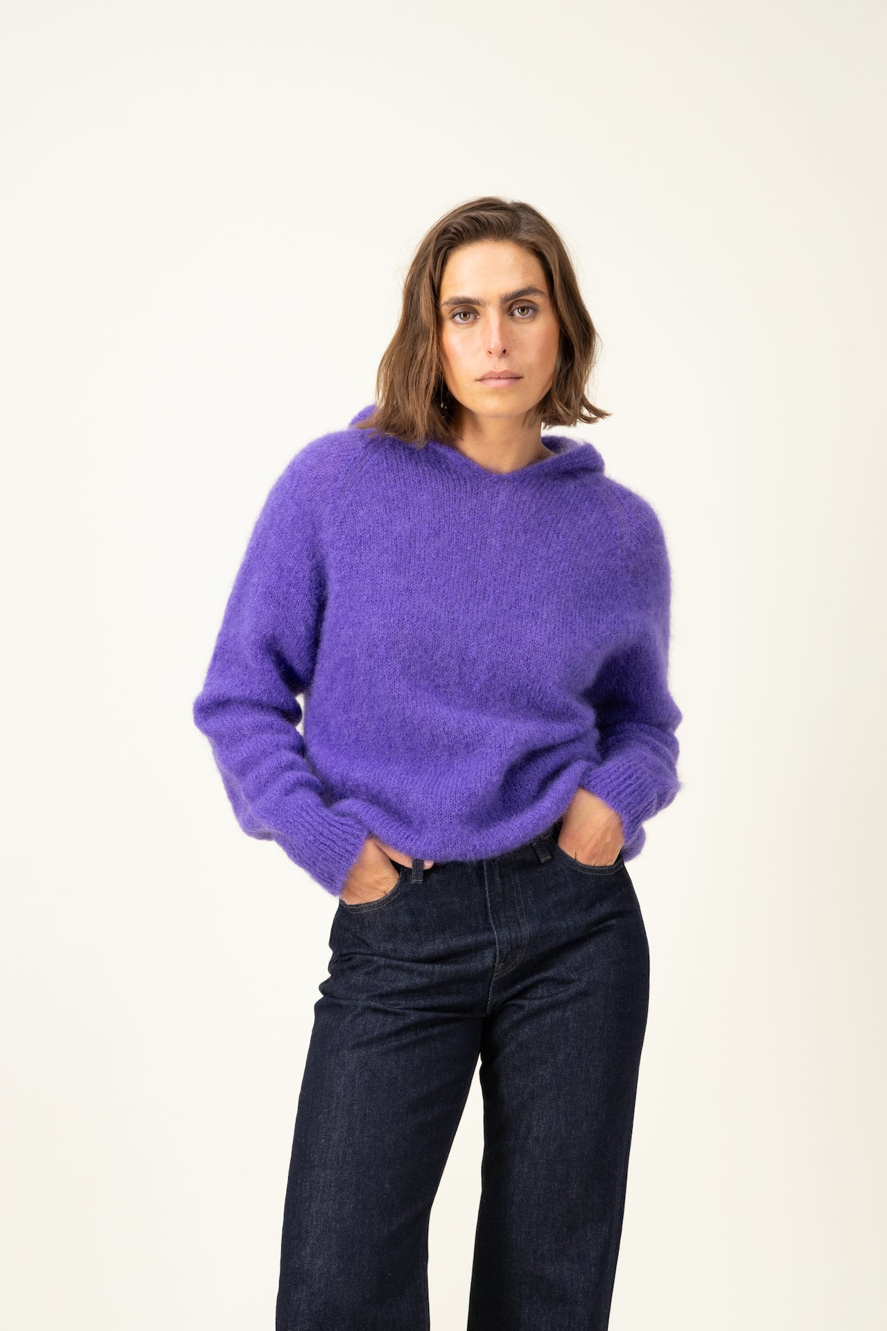 Produit Anouch capuche violet confectionné par la marque Parisienne Tricots Jean Marc 1972.