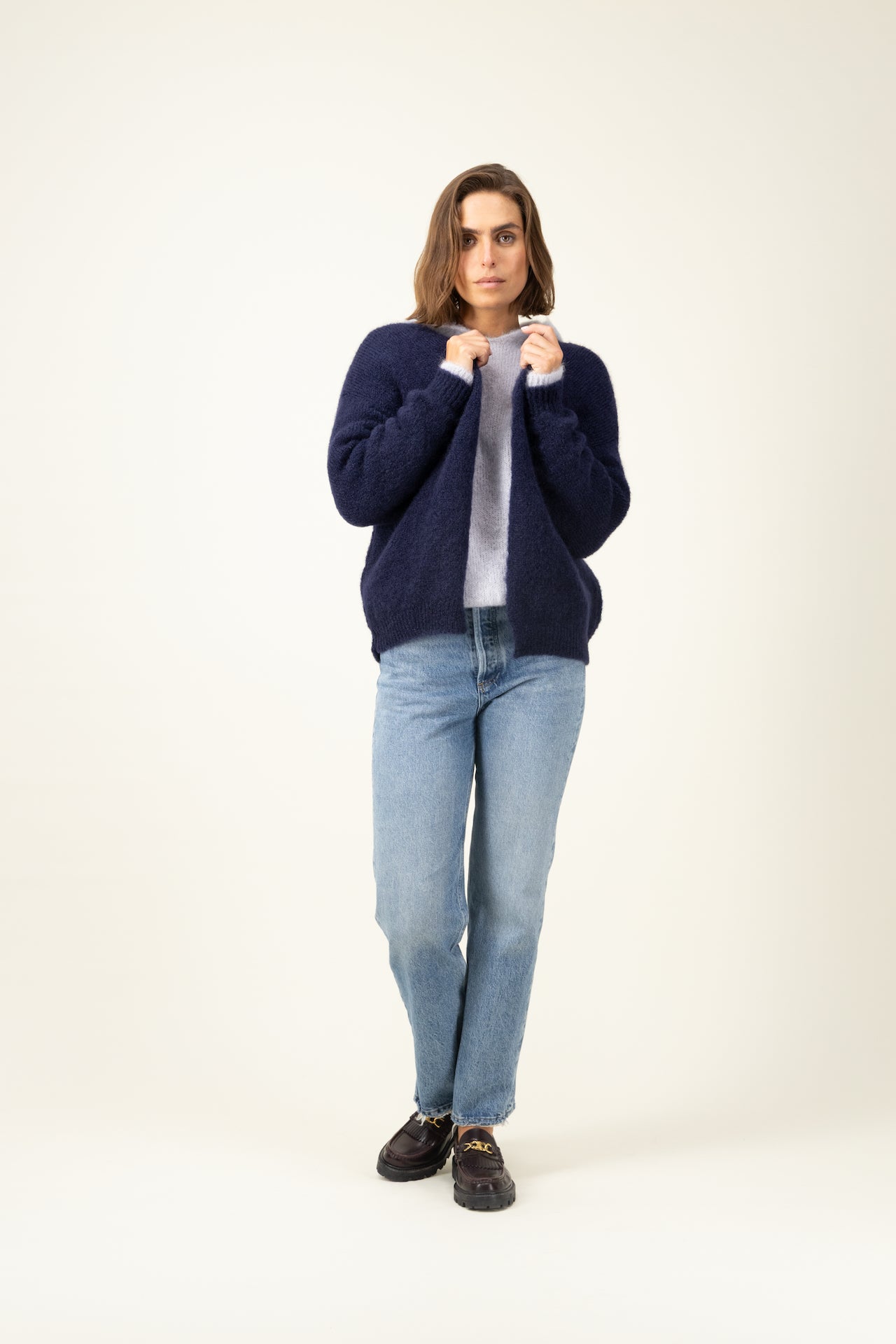 Produit Gilet Anouch marine confectionné par la marque Parisienne Tricots Jean Marc 1972.