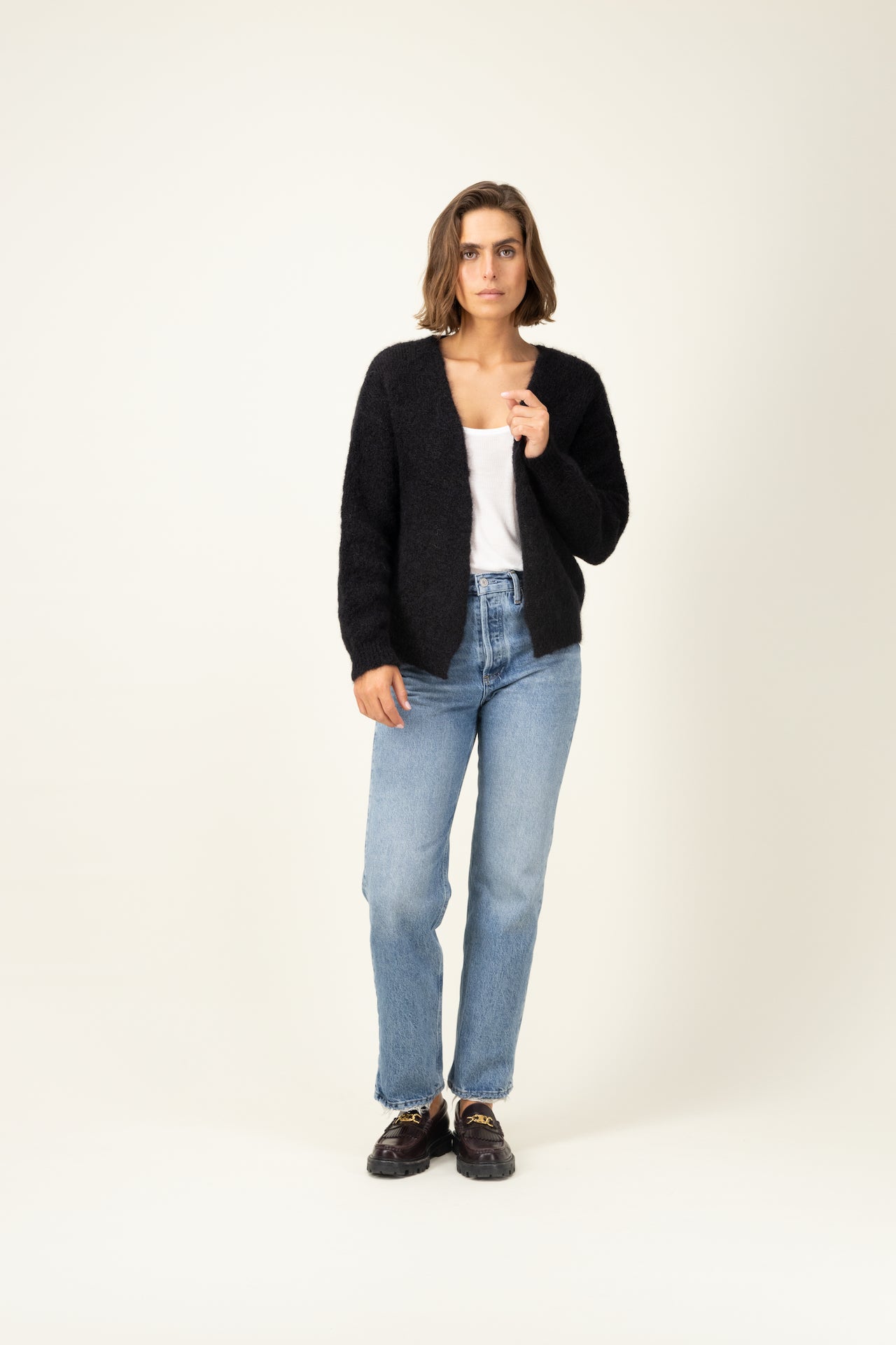 Produit Gilet Anouch noir confectionné par la marque Parisienne Tricots Jean Marc 1972.