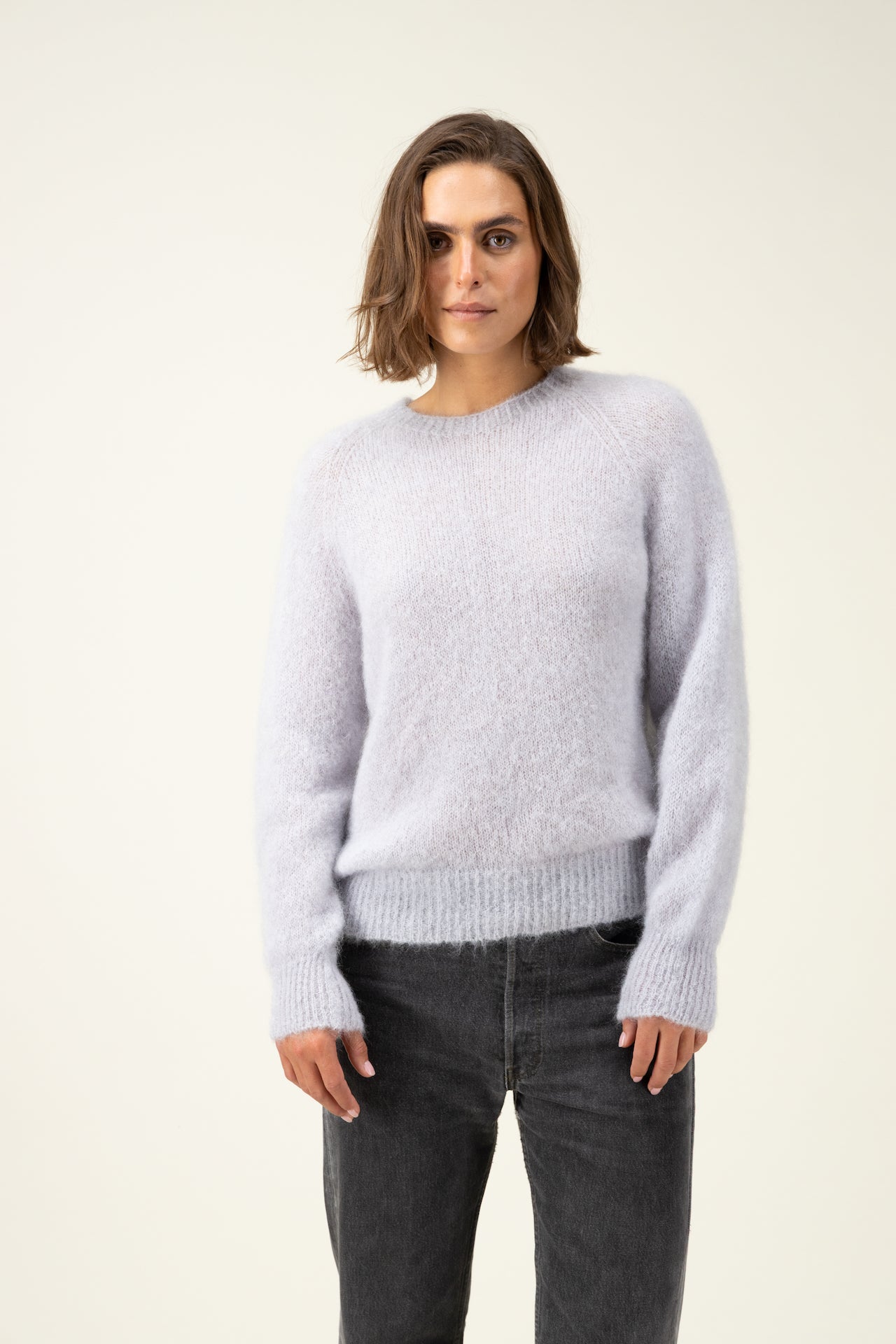 Produit Anouch col rond gris confectionné par la marque Parisienne Tricots Jean Marc 1972.