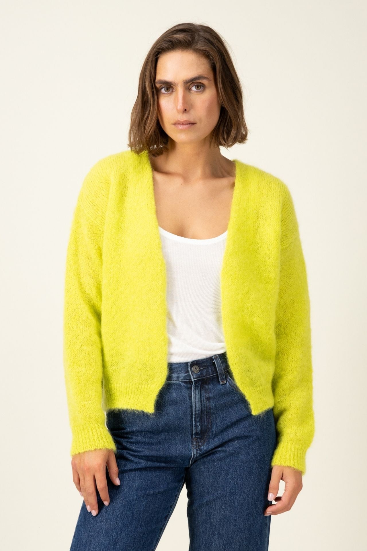 Produit Gilet Anouch Citron acide confectionné par la marque Parisienne Tricots Jean Marc 1972.