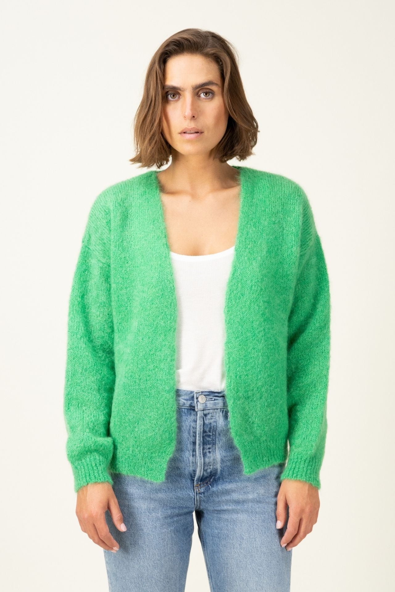 Produit Gilet Anouch Vert pomme confectionné par la marque Parisienne Tricots Jean Marc 1972.