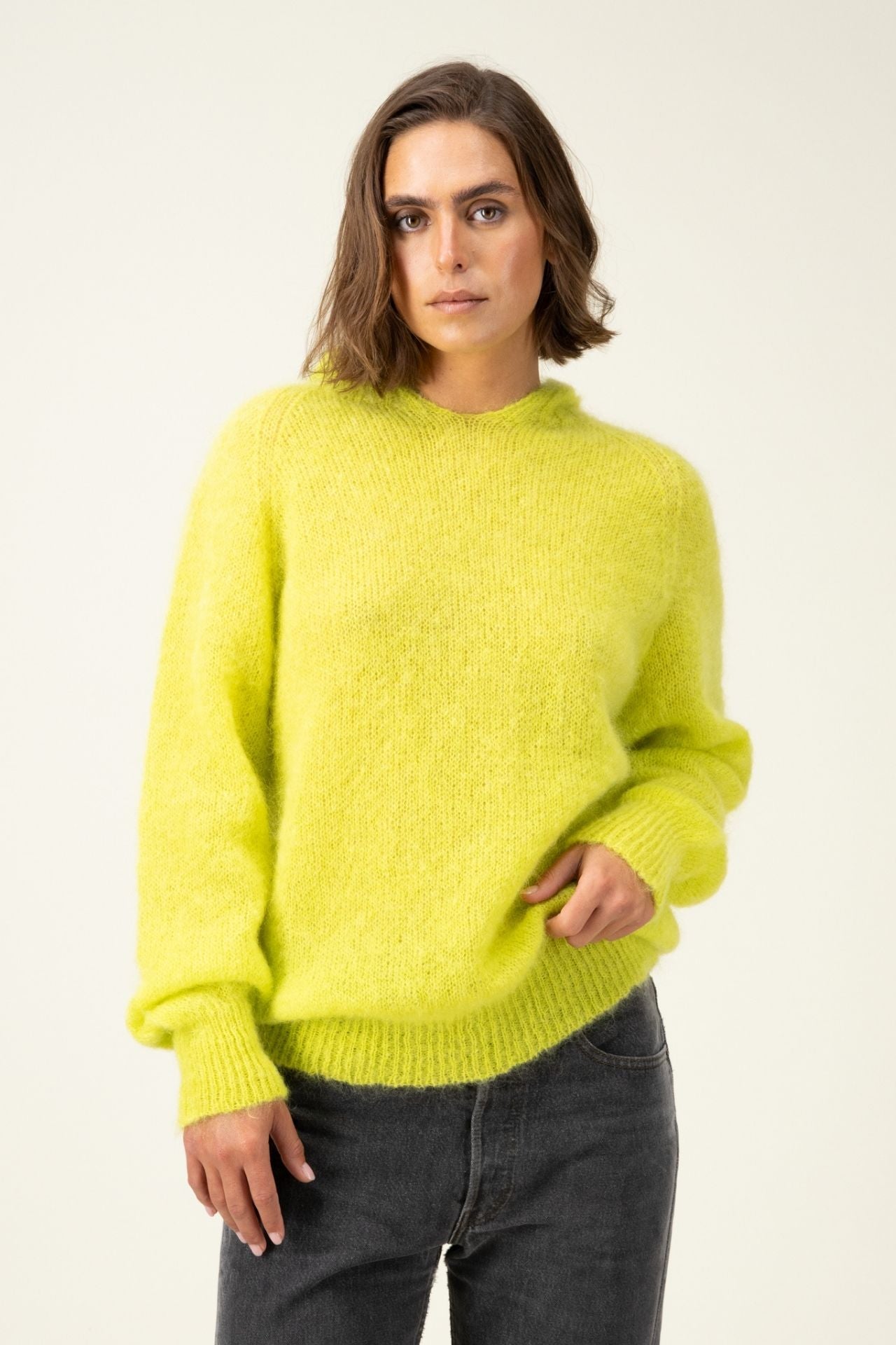 Produit Anouch capuche Citron acide confectionné par la marque Parisienne Tricots Jean Marc 1972.