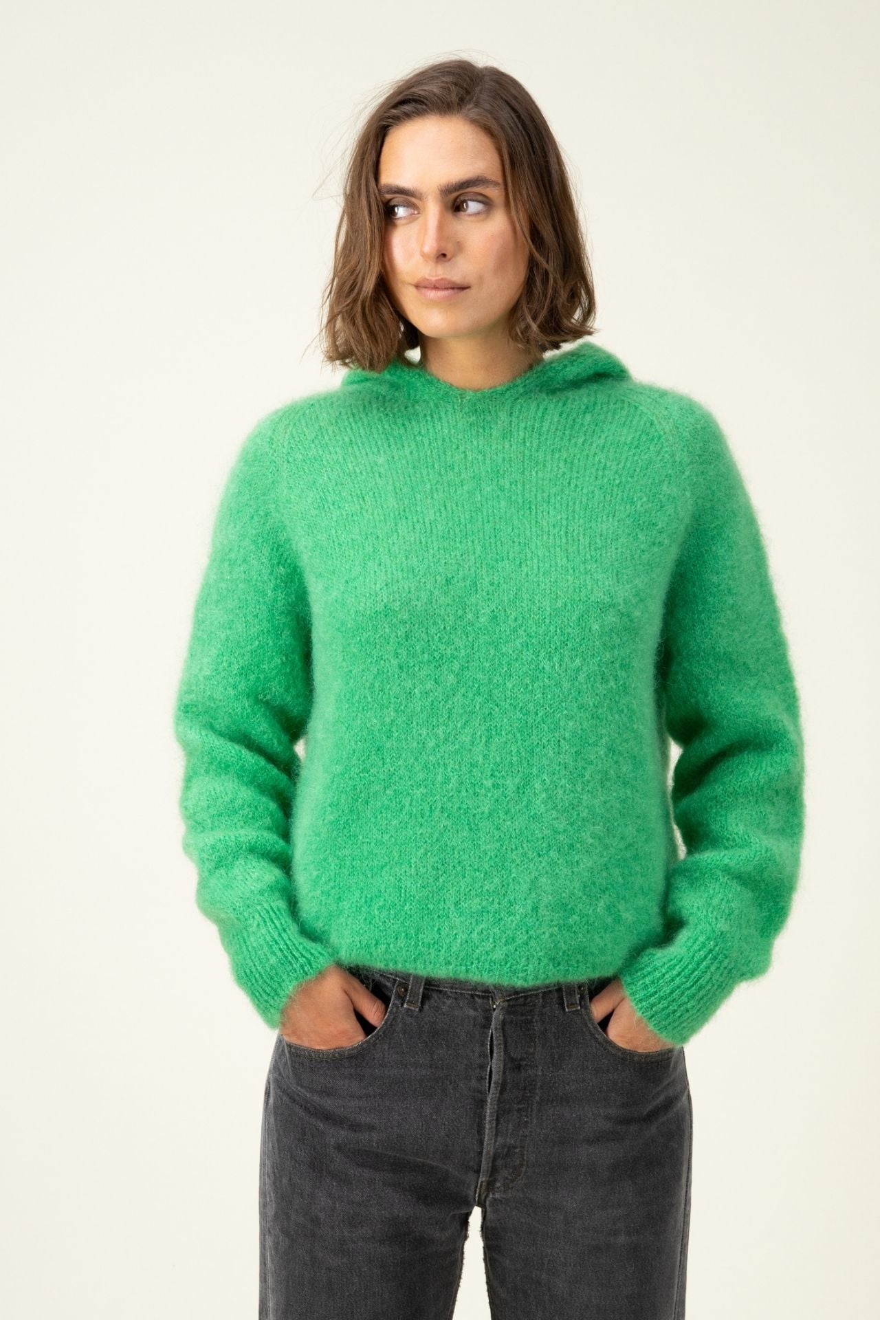 Produit Anouch capuche Vert pomme confectionné par la marque Parisienne Tricots Jean Marc 1972.