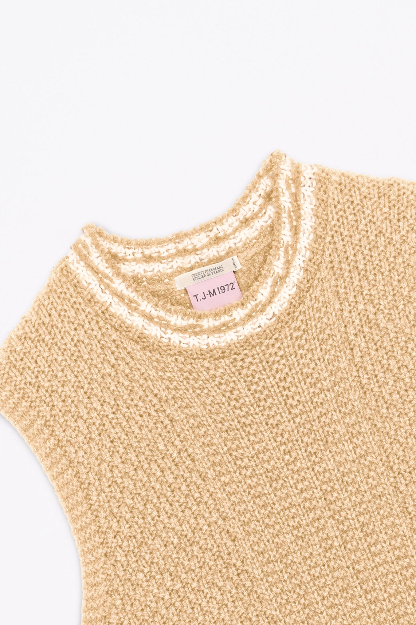 Produit Débardeur Méliné Camel / Écru confectionné par la marque Parisienne Tricots Jean Marc 1972.