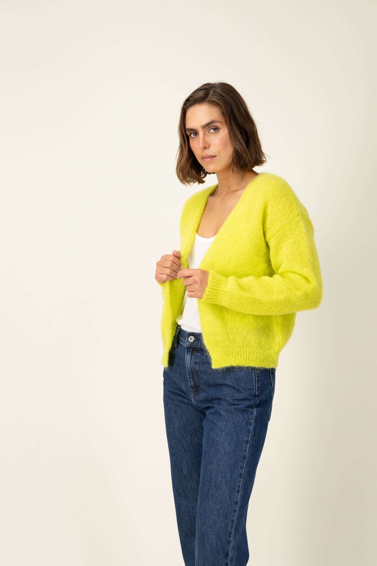 Produit Gilet Anouch citron acide confectionné par la marque Parisienne Tricots Jean Marc 1972.