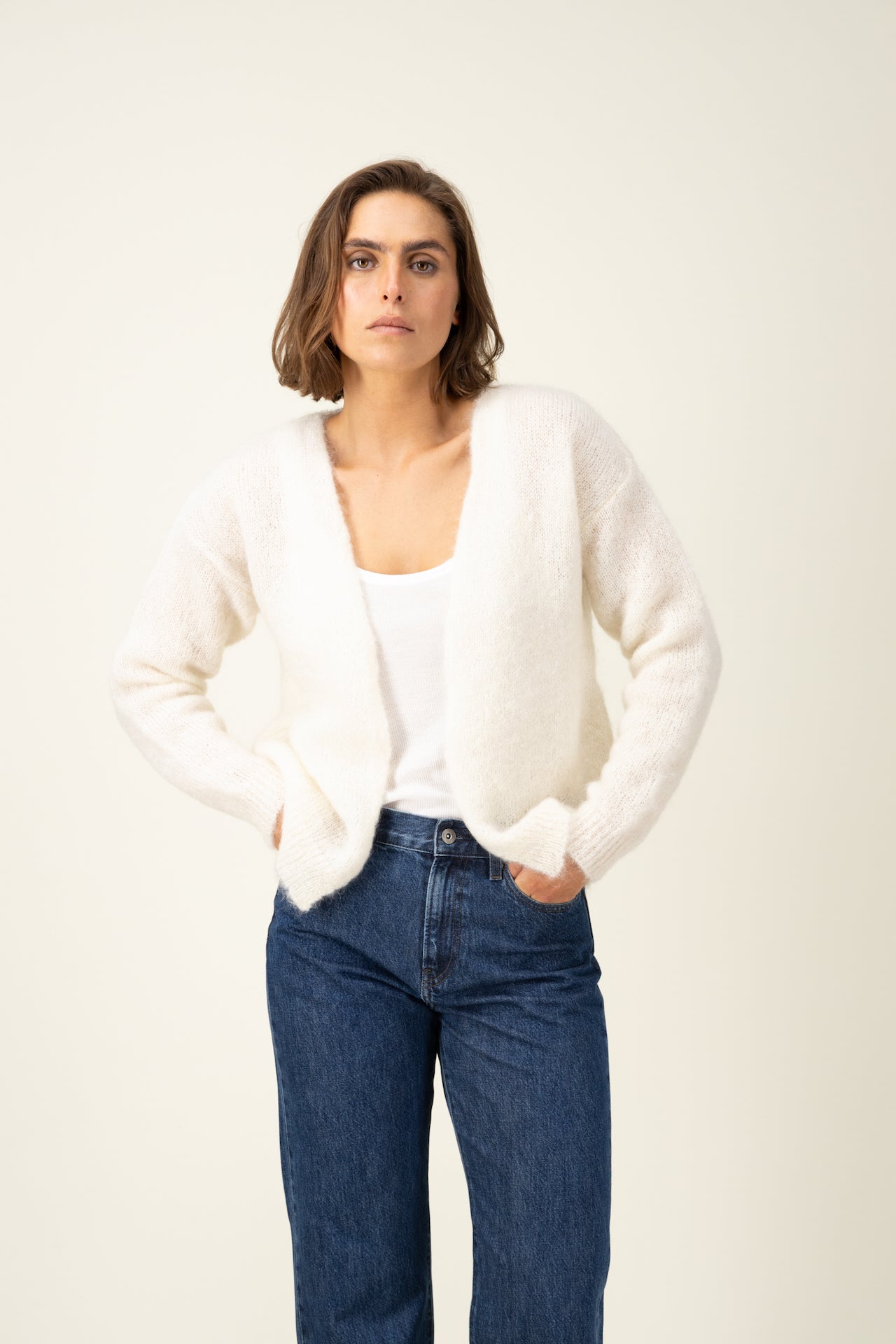 Produit Gilet Anouch écru confectionné par la marque Parisienne Tricots Jean Marc 1972.