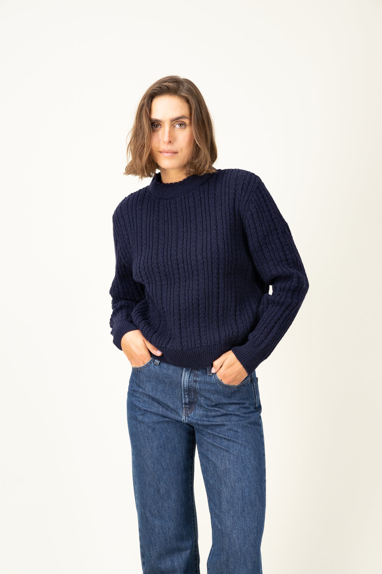 Produit Pull Méliné col rond marine confectionné par la marque Parisienne Tricots Jean Marc 1972.