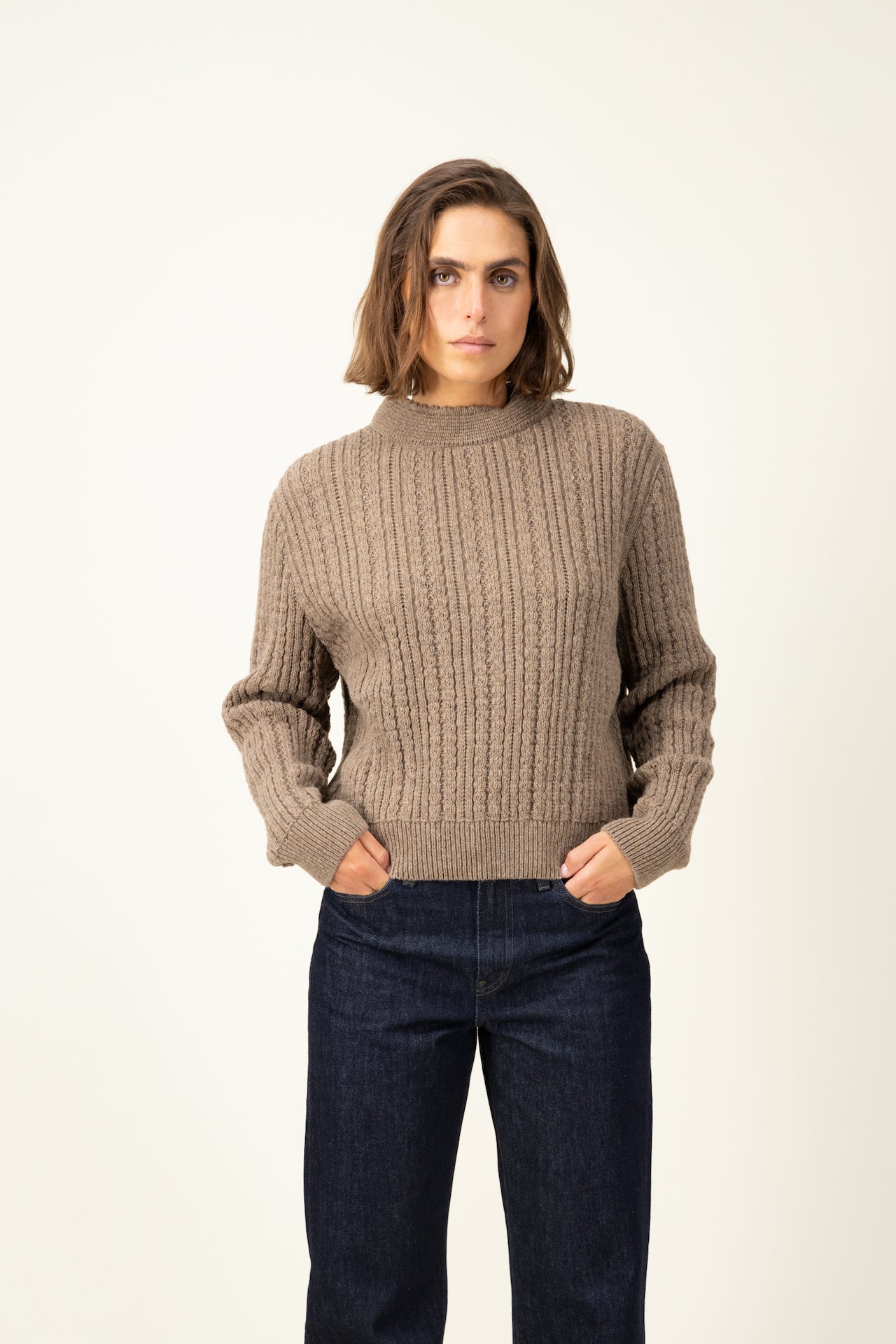 Produit Pull Méliné col rond Taupe confectionné par la marque Parisienne Tricots Jean Marc 1972.