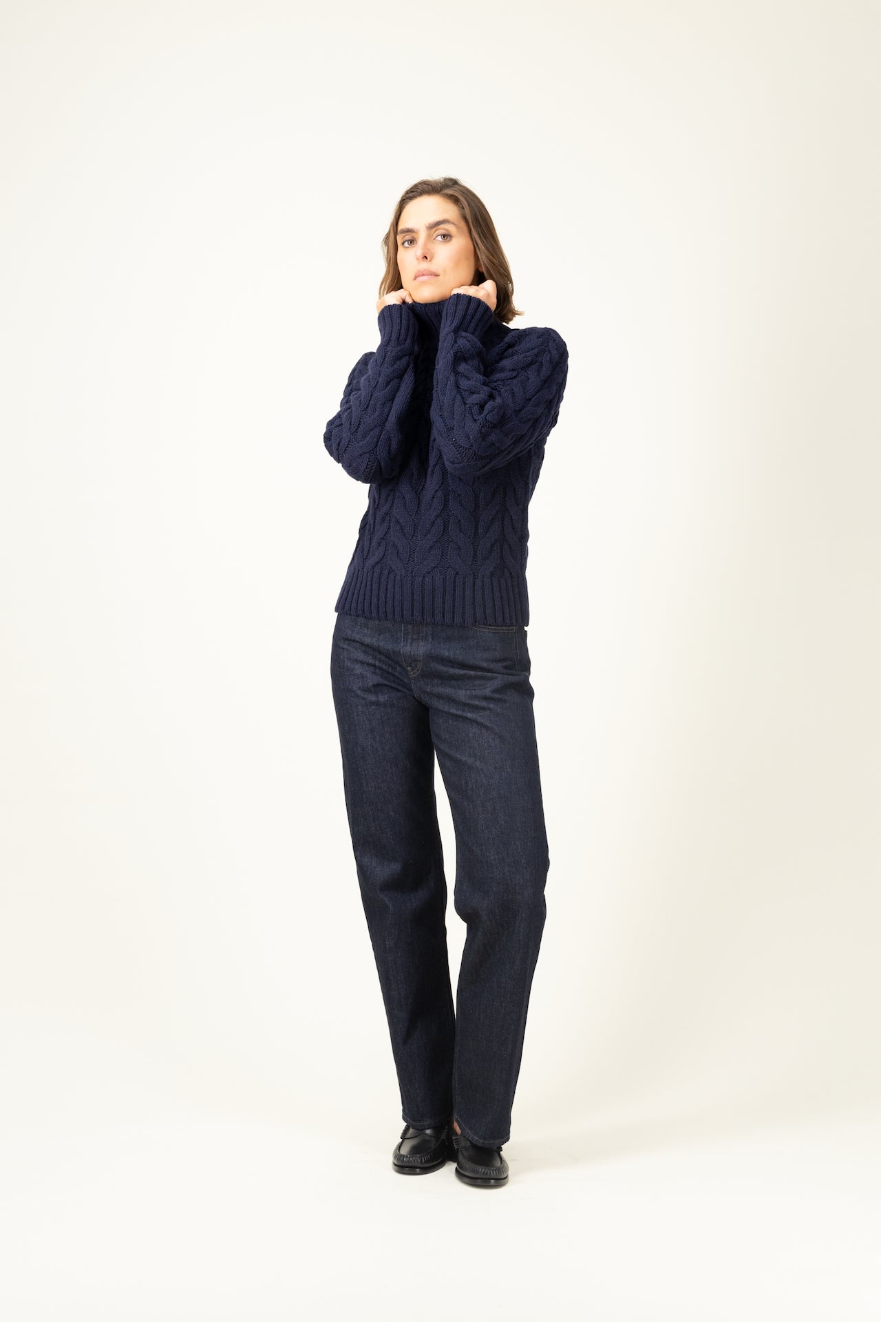 Produit Pull Méliné torsades marine confectionné par la marque Parisienne Tricots Jean Marc 1972.