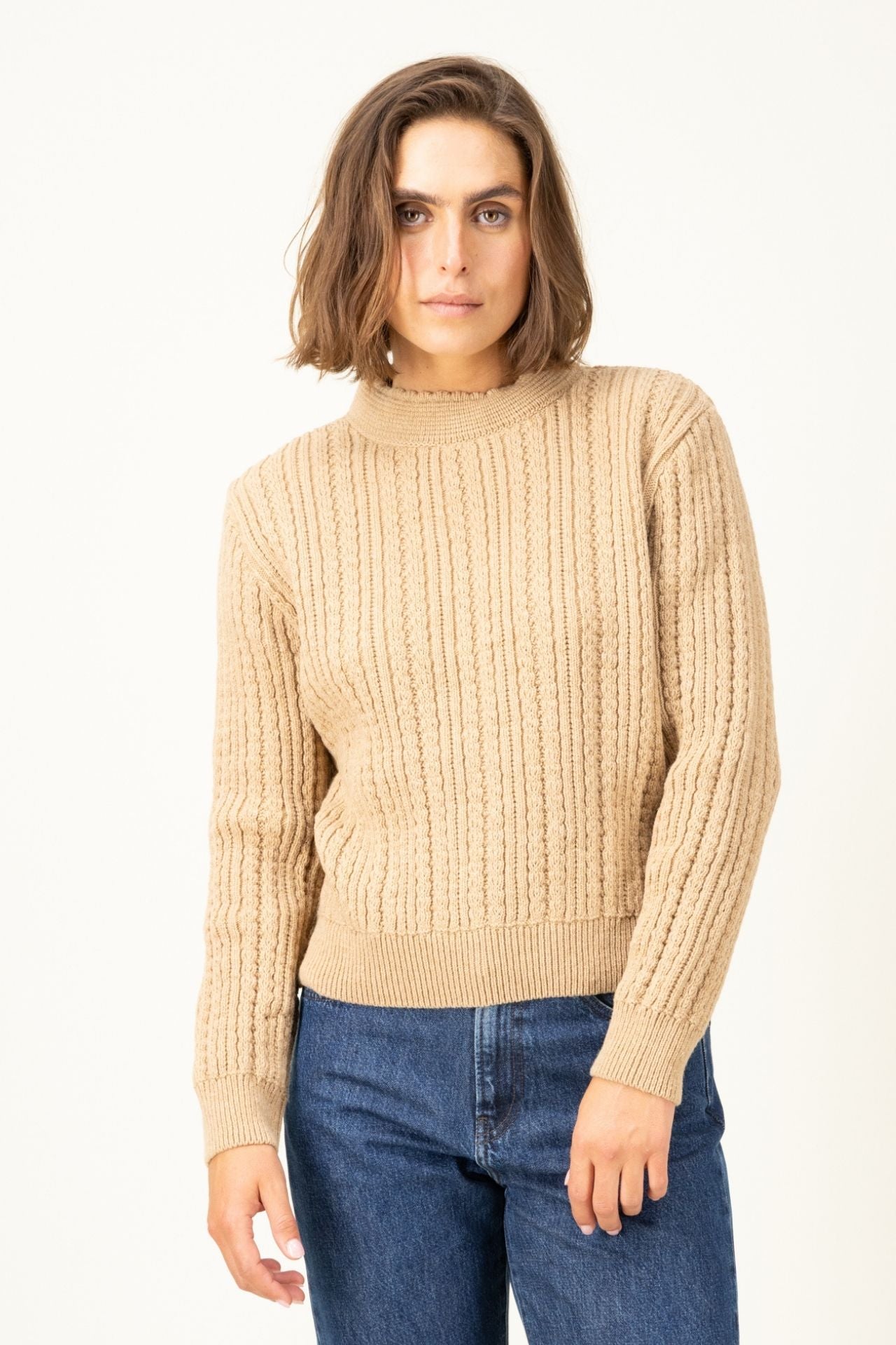 Produit Pull Méliné col rond camel confectionné par la marque Parisienne Tricots Jean Marc 1972.