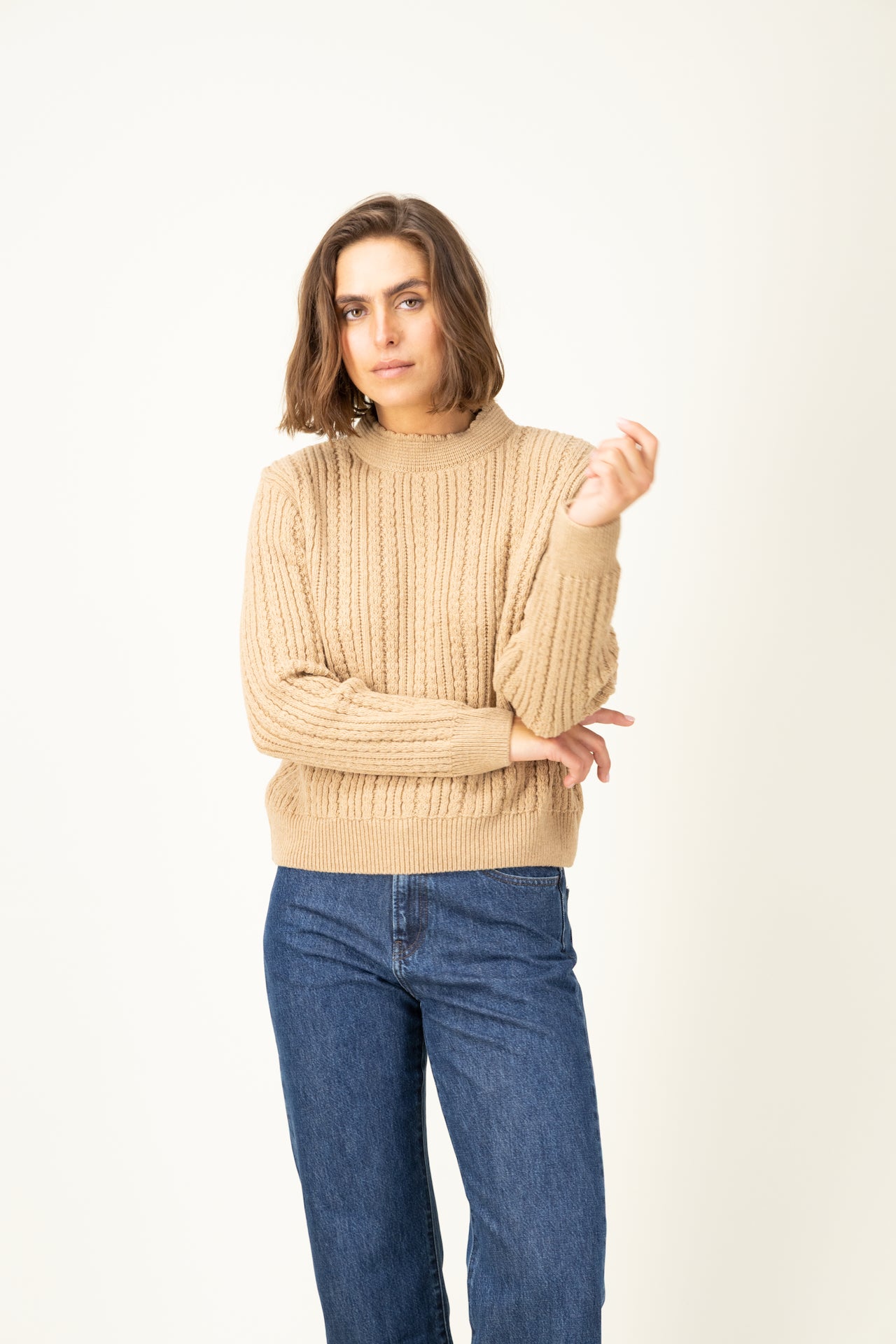 Produit Pull Méliné col rond Camel confectionné par la marque Parisienne Tricots Jean Marc 1972.