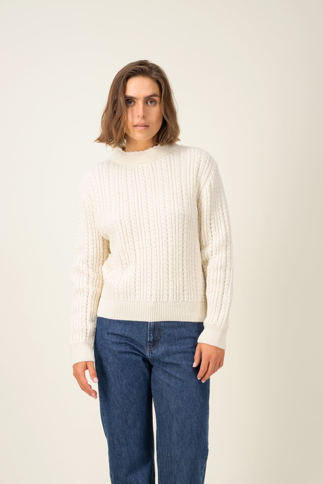 Produit Pull Méliné col rond écru confectionné par la marque Parisienne Tricots Jean Marc 1972.