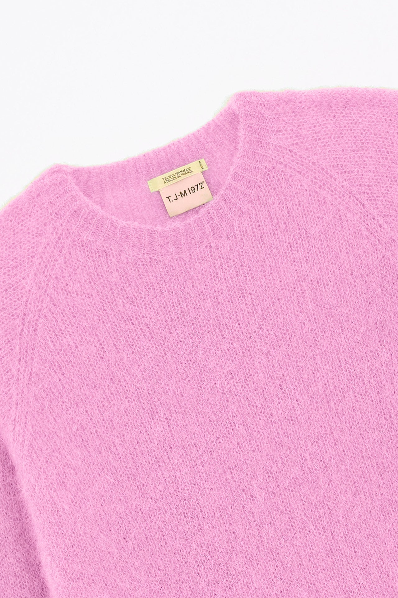 Produit Anouch col rond baby pink confectionné par la marque Parisienne Tricots Jean Marc 1972.