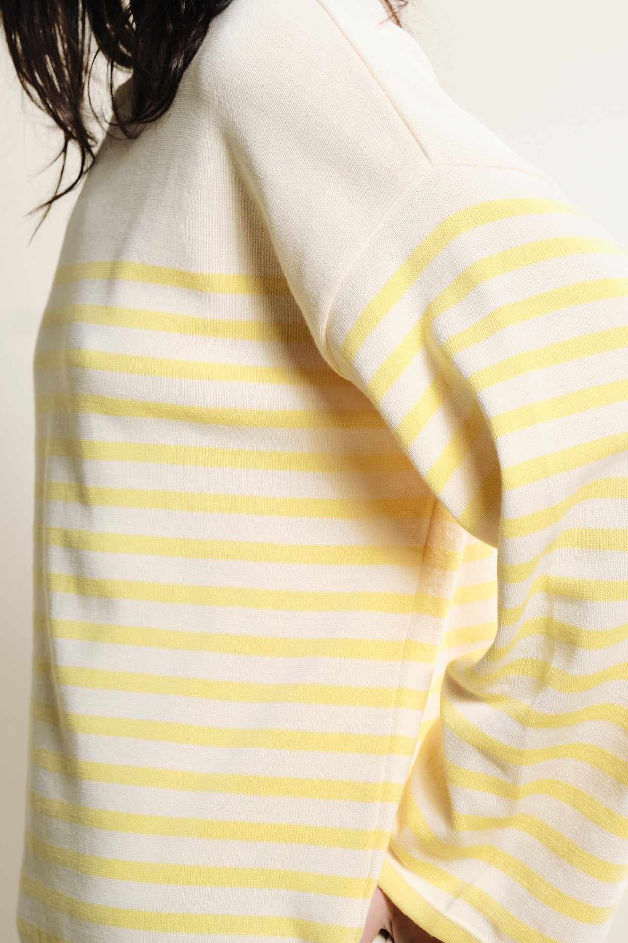 Produit Lori manches longues couleur Naturel / Jaune tricoté par la marque Parisienne Tricots Jean Marc 1972.