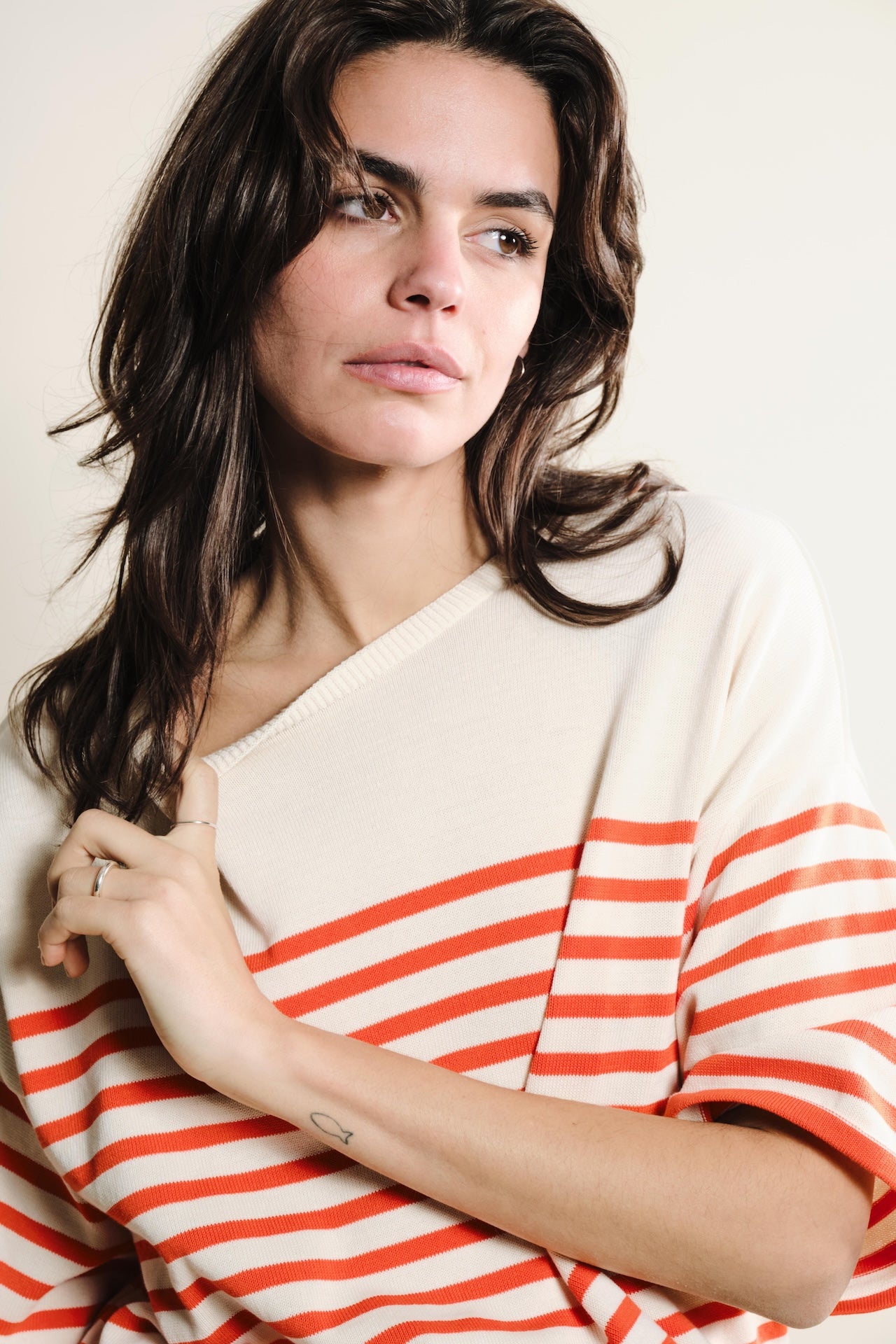 Produit Lori manches courtes couleur Naturel / Orange tricoté par la marque Parisienne Tricots Jean Marc 1972.