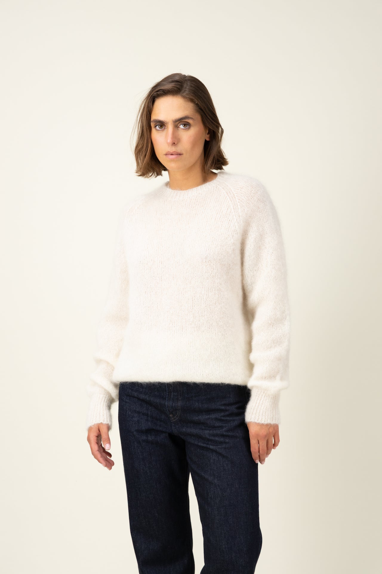 Produit Anouch col rond écru confectionné par la marque Parisienne Tricots Jean Marc 1972.