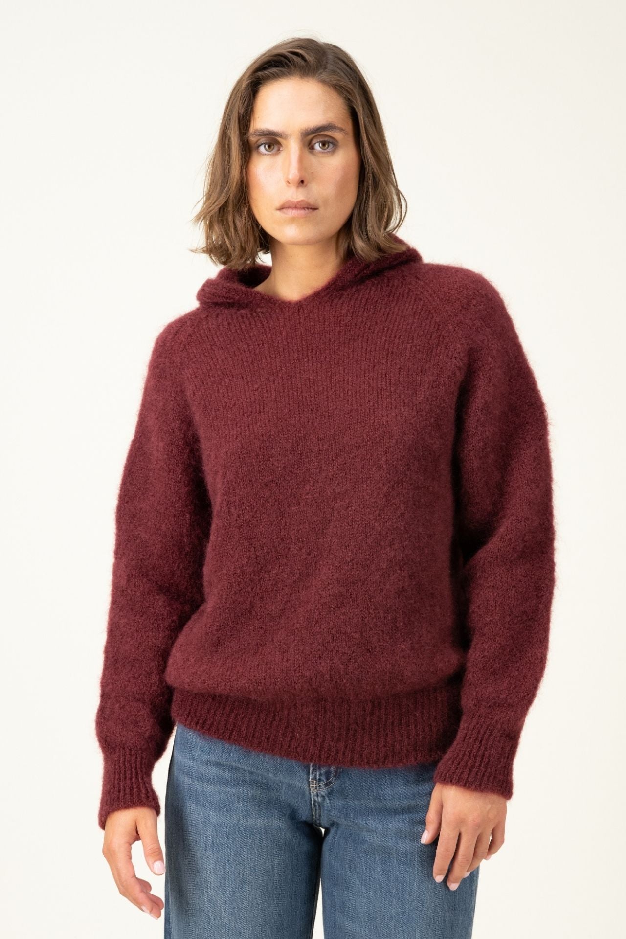 Produit Anouch hooded sweater confectionné par la marque Parisienne Tricots Jean Marc 1972.