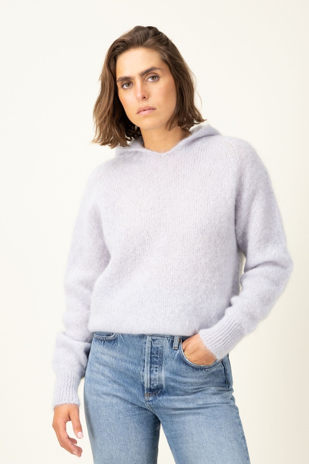 Produit Anouch capuche gris confectionné par la marque Parisienne Tricots Jean Marc 1972.