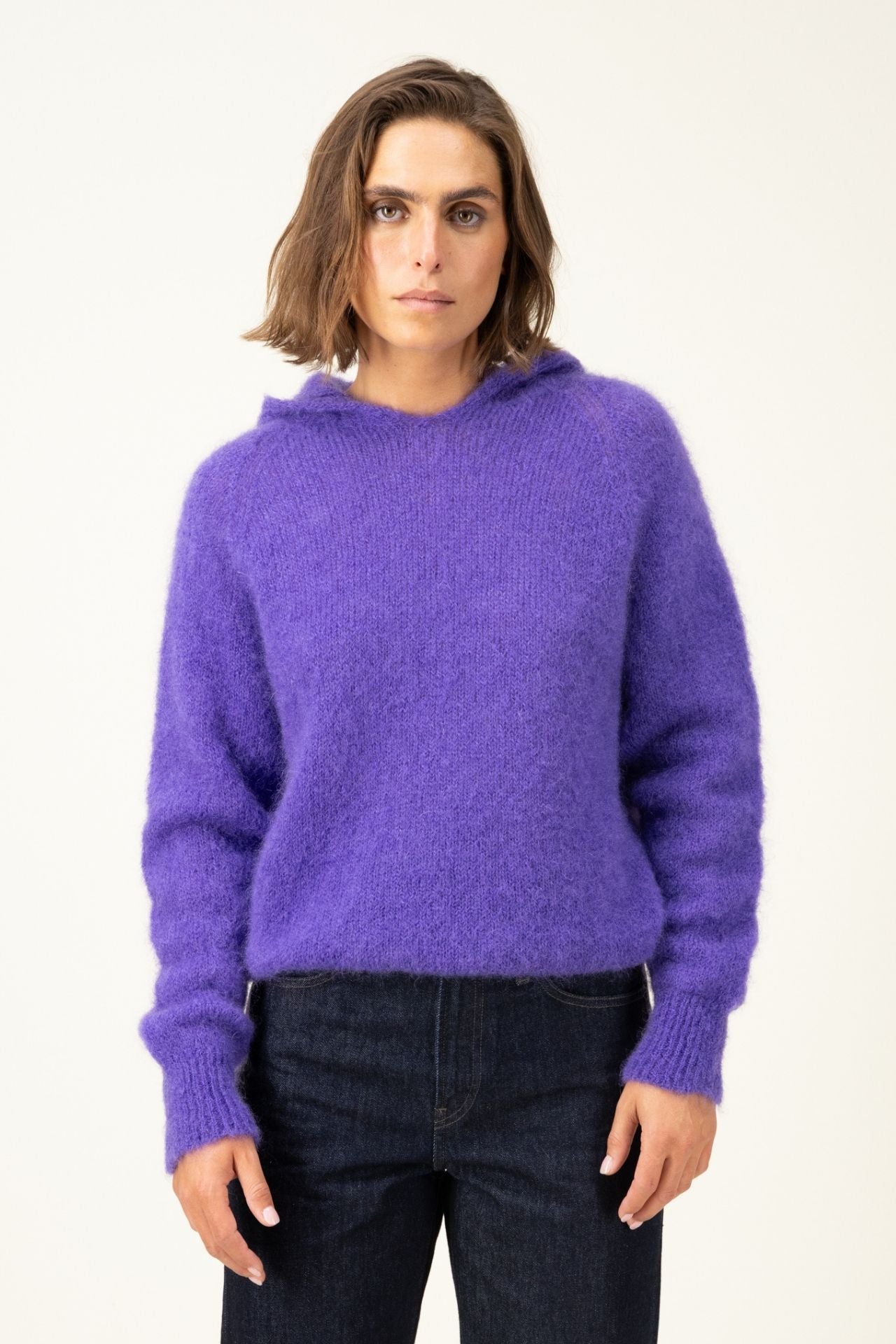 Produit Anouch hooded sweater confectionné par la marque Parisienne Tricots Jean Marc 1972.