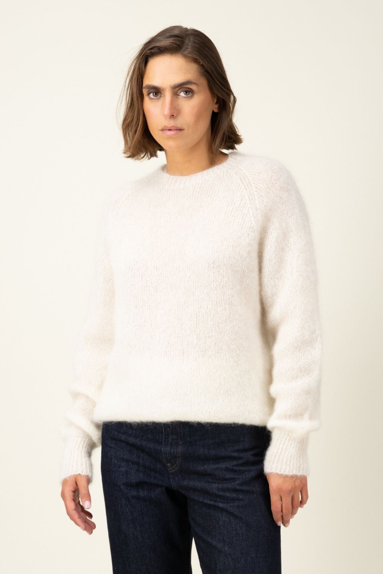 Produit Anouch col rond écru confectionné par la marque Parisienne Tricots Jean Marc 1972.