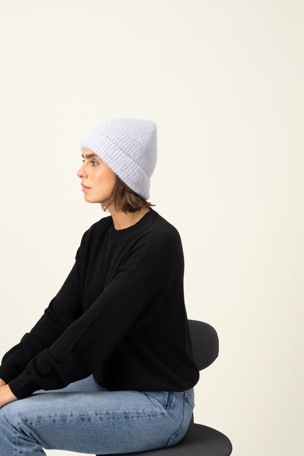 Produit Bonnet Anouch gris confectionné par la marque Parisienne Tricots Jean Marc 1972.