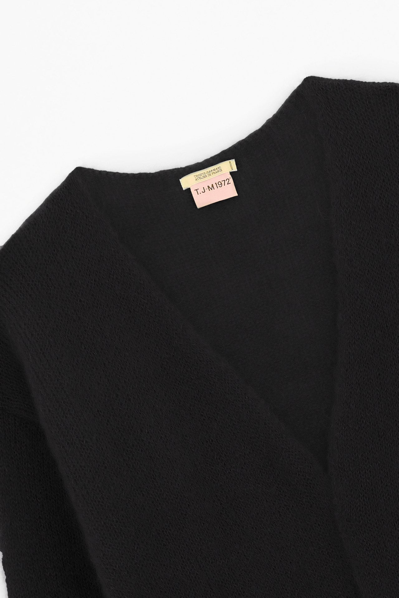 Produit Gilet Anouch noir confectionné par la marque Parisienne Tricots Jean Marc 1972.