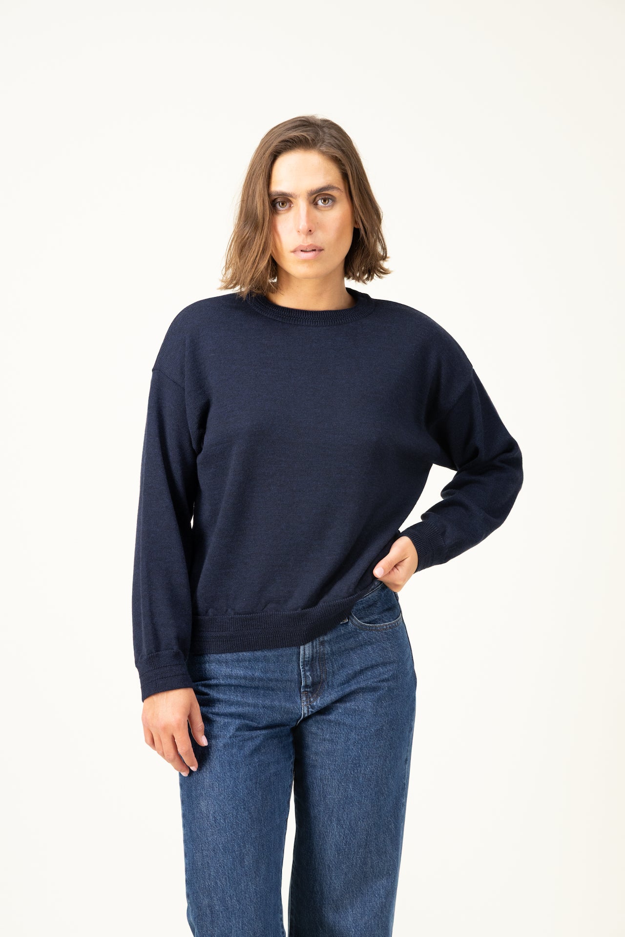 Produit Loucine col rond Marine confectionné par la marque Parisienne Tricots Jean Marc 1972.