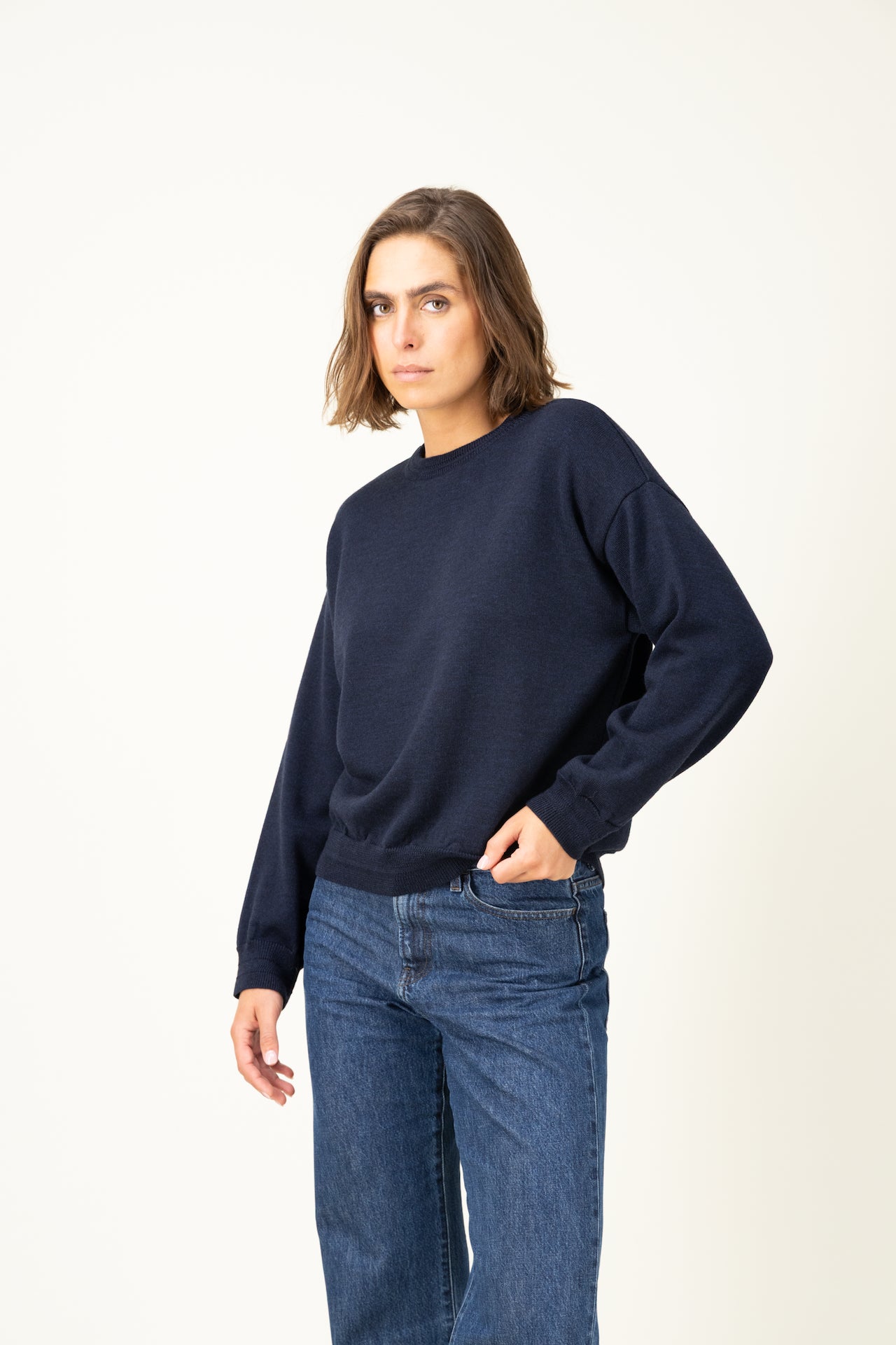 Produit Loucine col rond Marine confectionné par la marque Parisienne Tricots Jean Marc 1972.