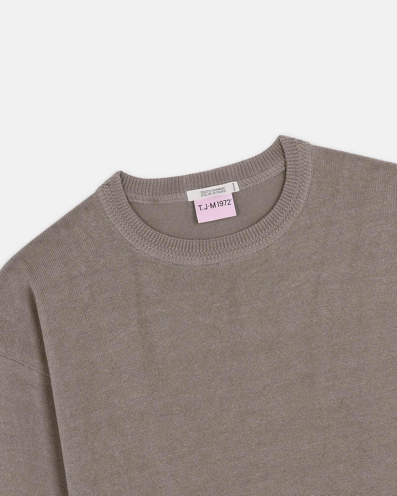 Produit Loucine col rond Taupe confectionné par la marque Parisienne Tricots Jean Marc 1972.