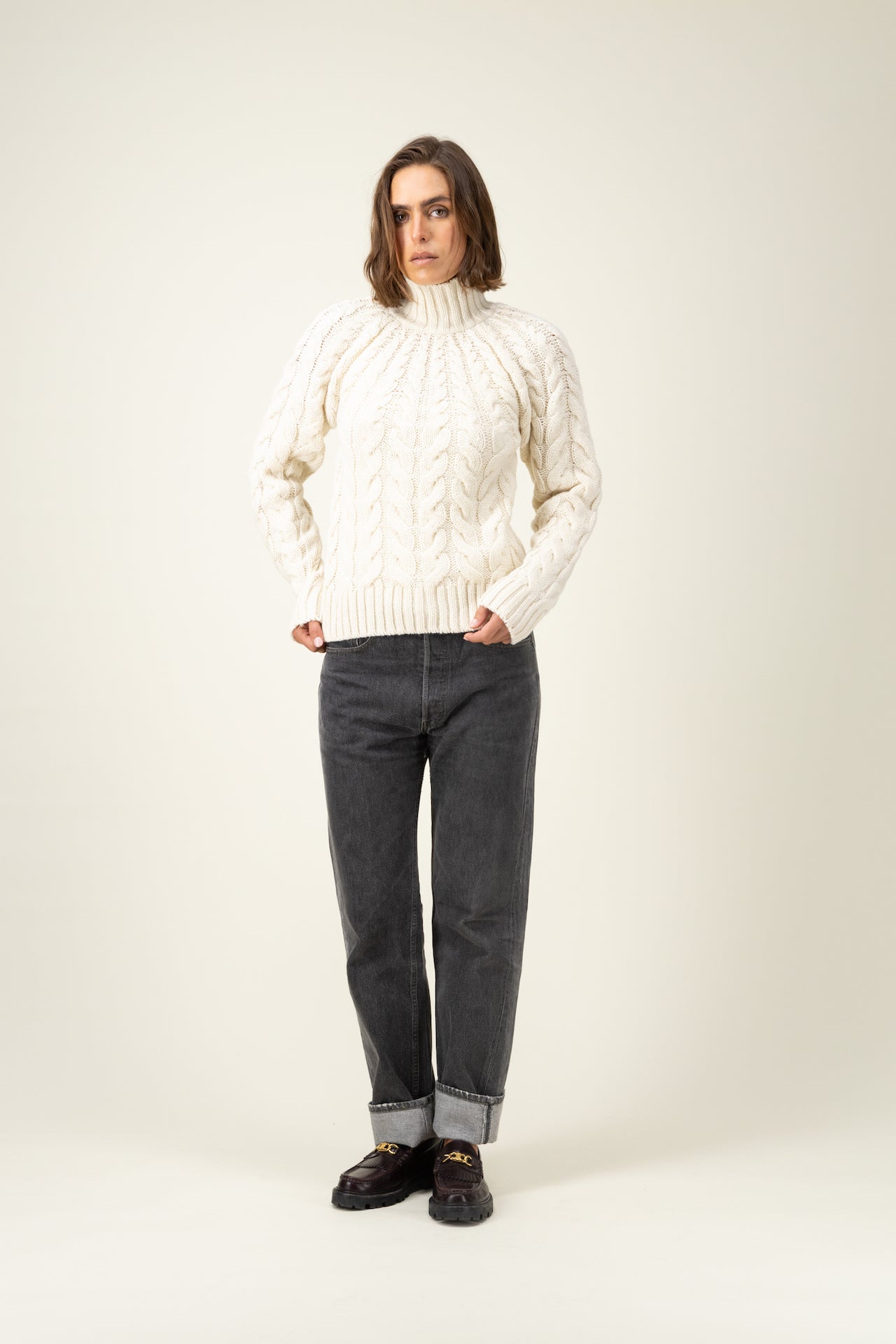 Produit Pull Méliné torsades écru confectionné par la marque Parisienne Tricots Jean Marc 1972.
