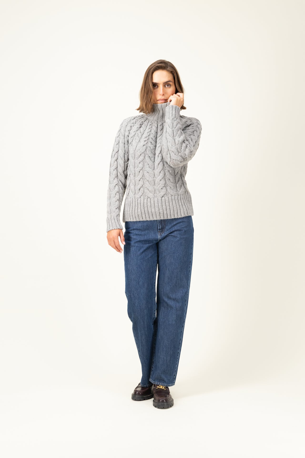Produit Pull Méliné torsades gris chiné confectionné par la marque Parisienne Tricots Jean Marc 1972.