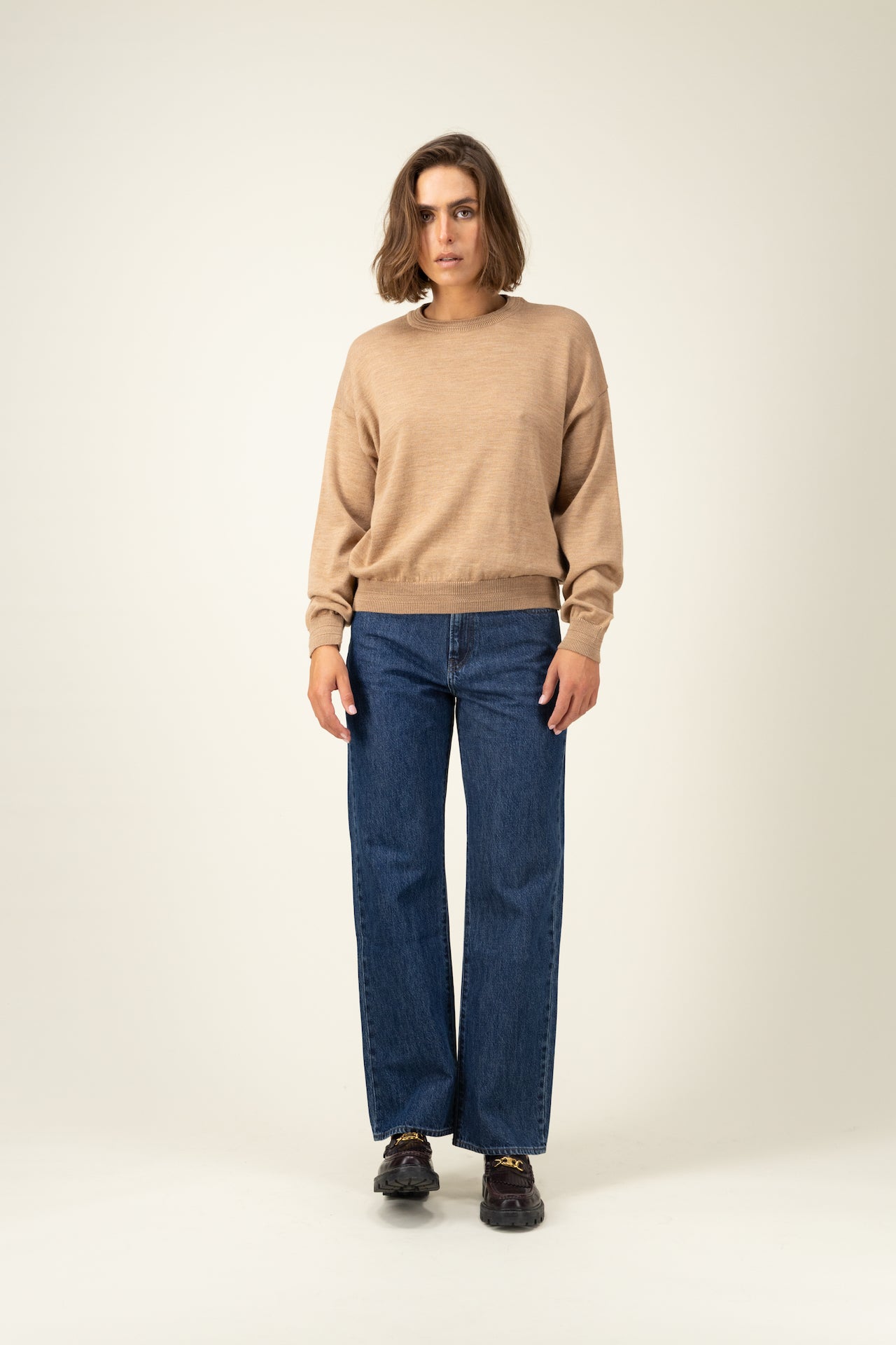Produit Loucine col rond Camel confectionné par la marque Parisienne Tricots Jean Marc 1972.