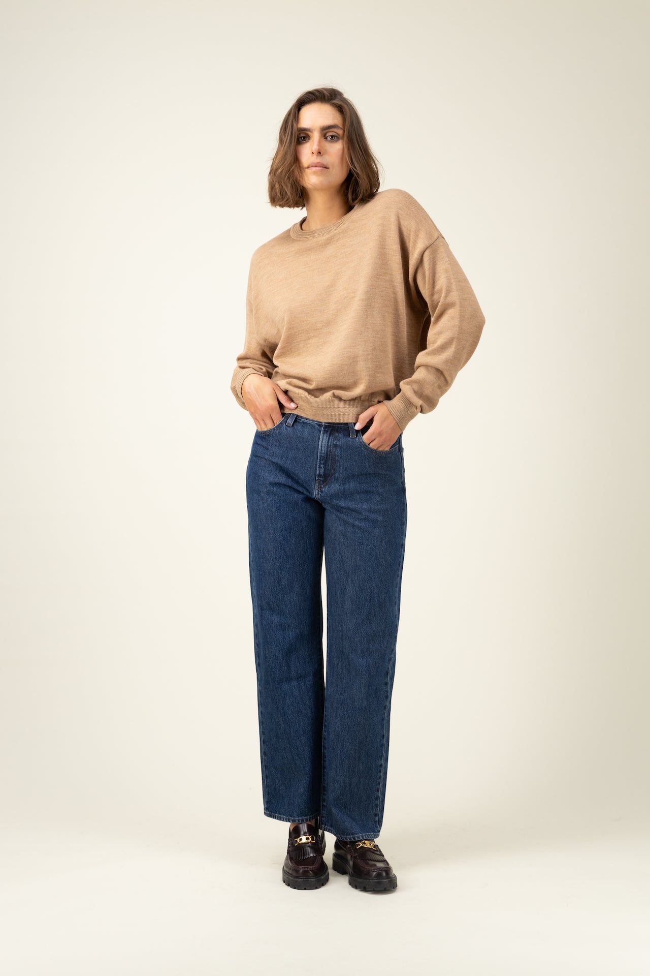 Produit Loucine col rond Camel confectionné par la marque Parisienne Tricots Jean Marc 1972.