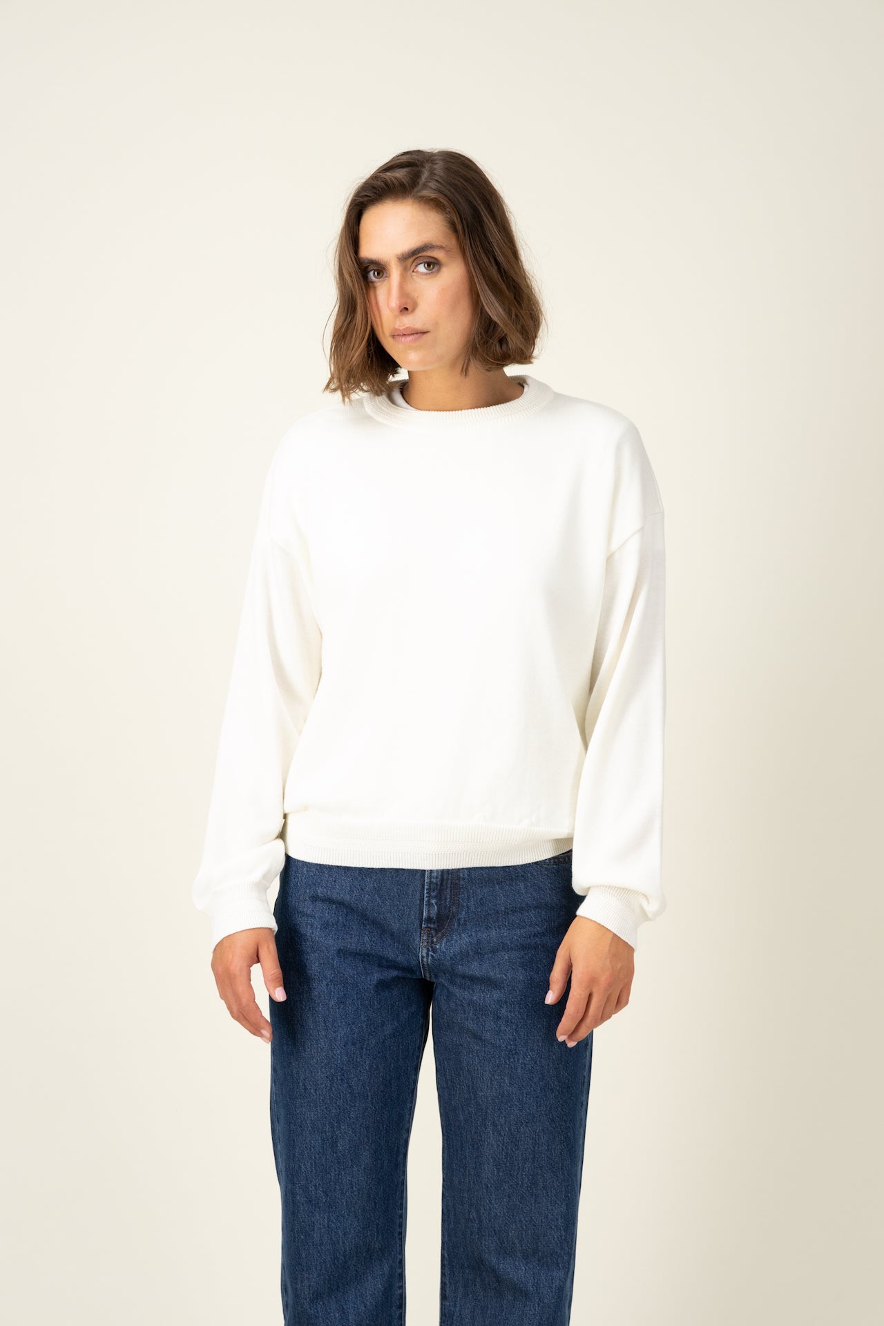 Produit Loucine col rond écru confectionné par la marque Parisienne Tricots Jean Marc 1972.