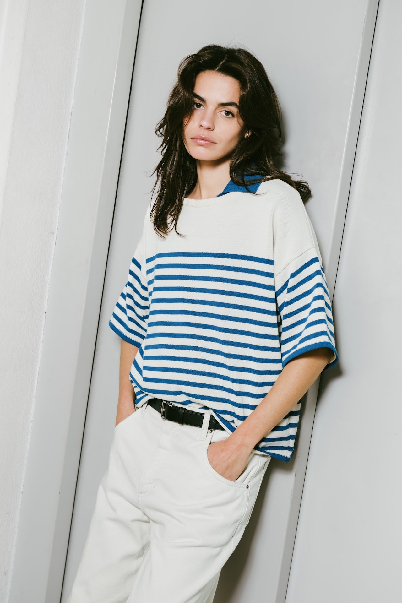 Produit  couleur Naturel / Bleu roi tricoté par la marque Parisienne Tricots Jean Marc 1972.