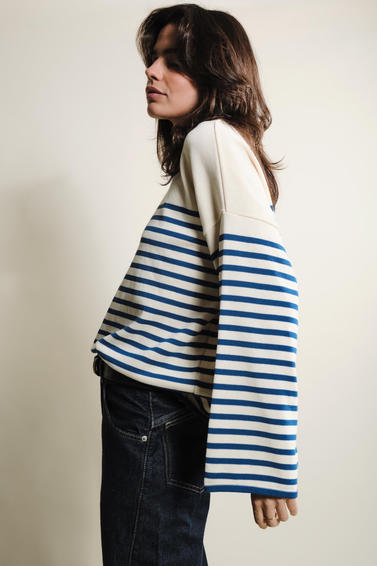 Produit Lori manches longues Naturel / Bleu roi confectionné par la marque Parisienne Tricots Jean Marc 1972.