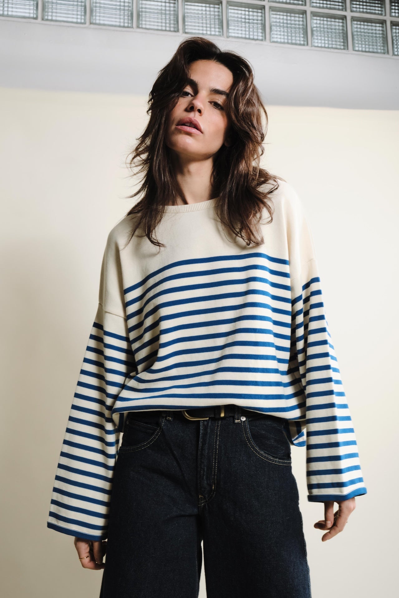 Produit Lori manches longues Naturel / Bleu roi confectionné par la marque Parisienne Tricots Jean Marc 1972.