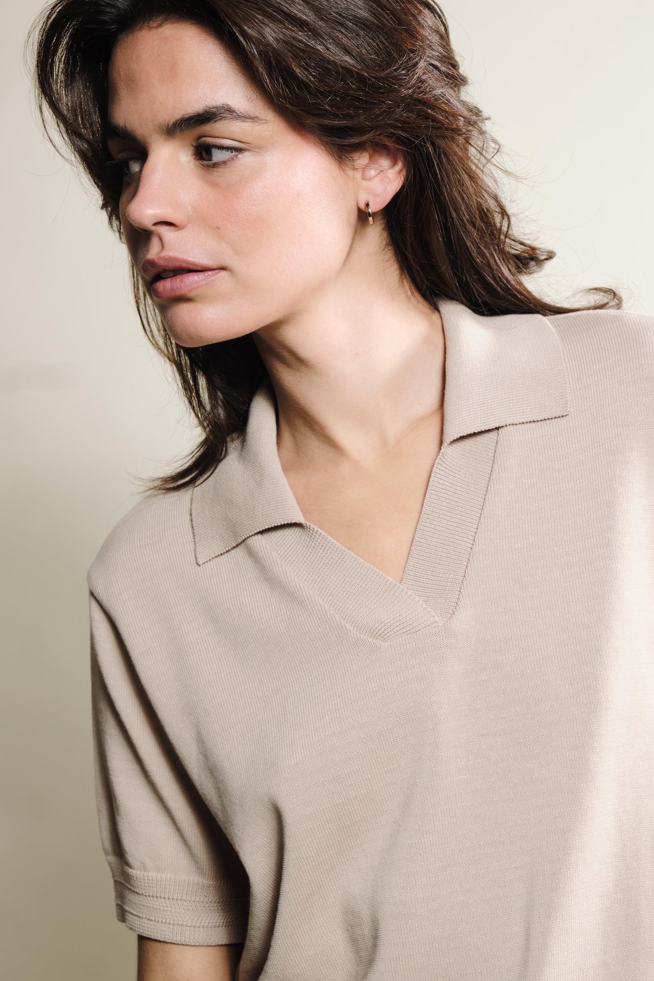 Produit Polo Loucine Beige confectionné par la marque Parisienne Tricots Jean Marc 1972.