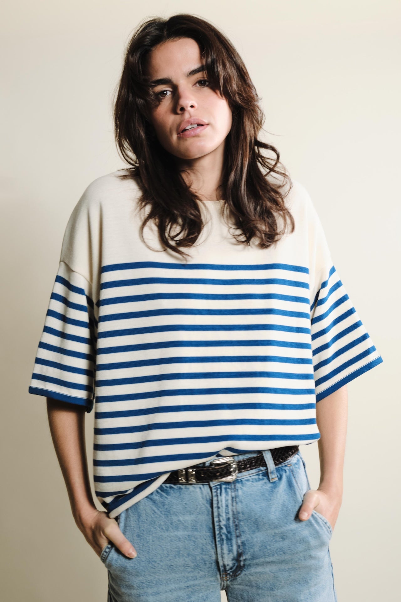 Produit Lori manches courtes Naturel / Bleu roi confectionné par la marque Parisienne Tricots Jean Marc 1972.