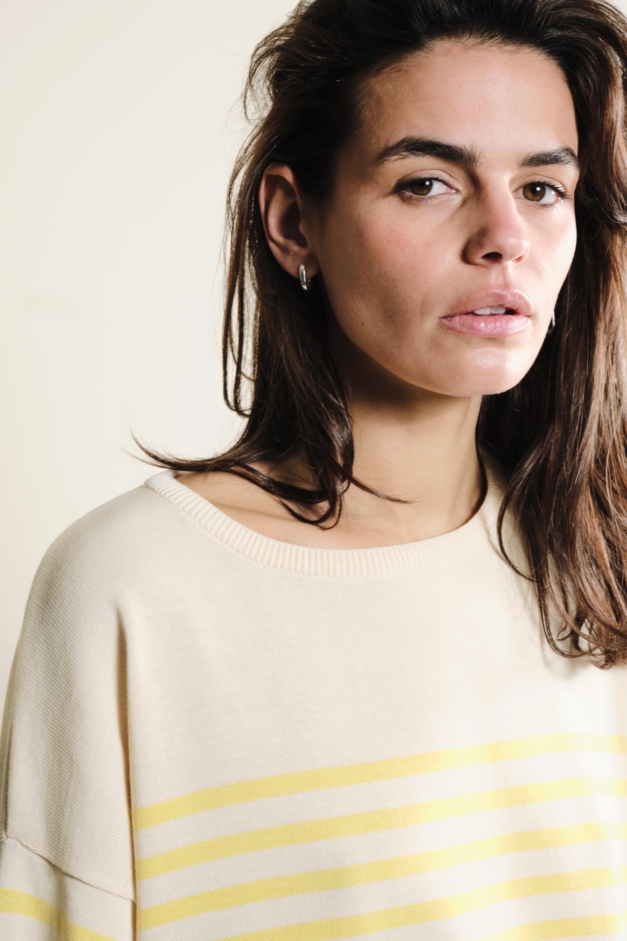 Produit Lori manches longues Naturel / Jaune confectionné par la marque Parisienne Tricots Jean Marc 1972.