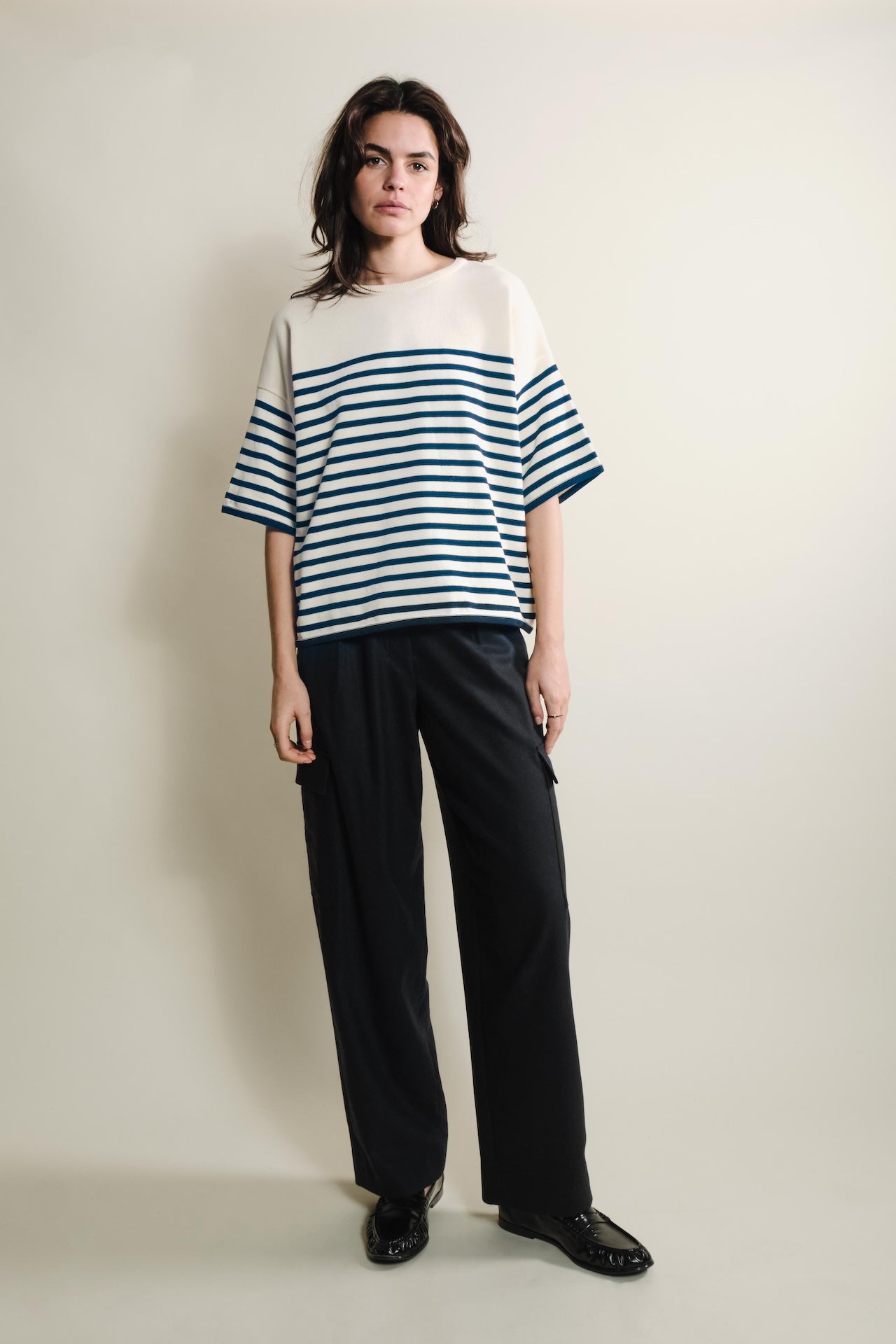 Produit Lori manches courtes Naturel / Marine confectionné par la marque Parisienne Tricots Jean Marc 1972.