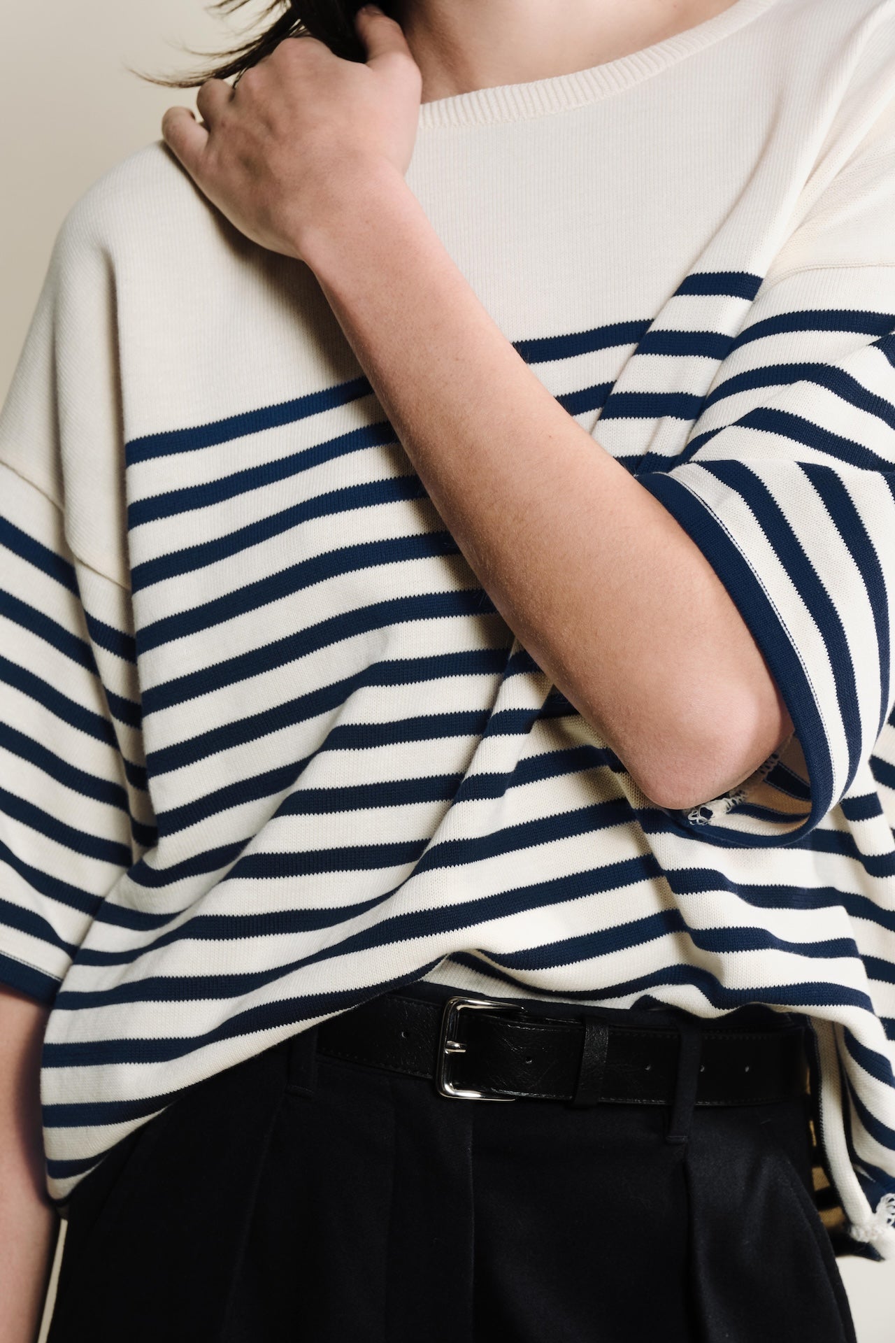 Produit Lori manches courtes Naturel / Marine confectionné par la marque Parisienne Tricots Jean Marc 1972.