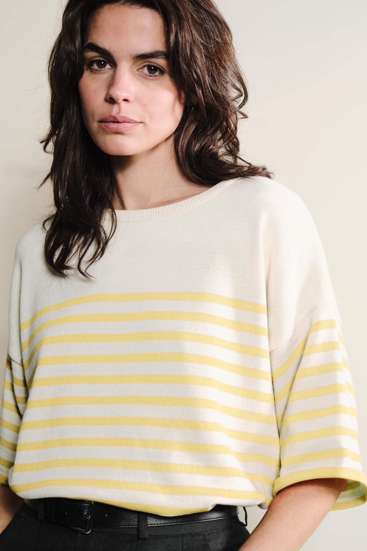 Produit Lori manches courtes Naturel / Jaune confectionné par la marque Parisienne Tricots Jean Marc 1972.