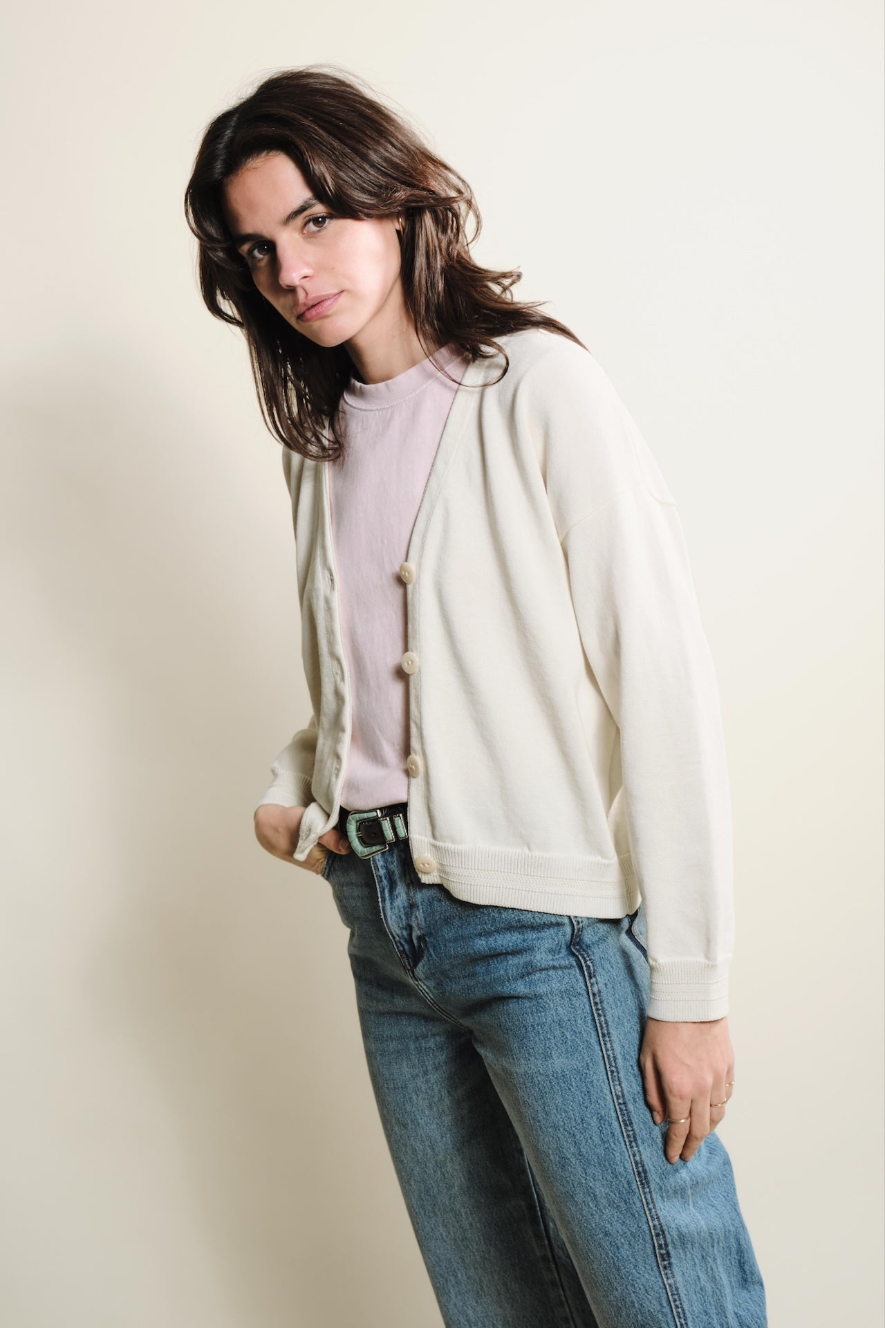 Produit Cardigan Loucine Écru confectionné par la marque Parisienne Tricots Jean Marc 1972.